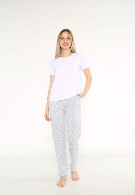 Pijama damă lejeră cu tricou alb și pantaloni lungi gri cu flori, Engros